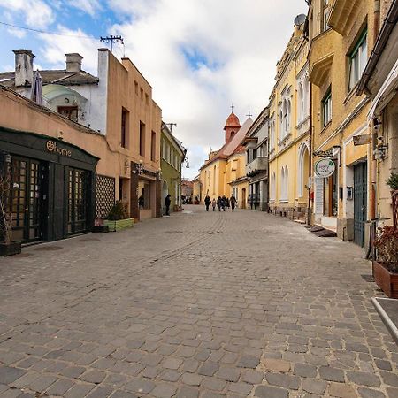Old Town By Mm Host Apartman Brassó Kültér fotó