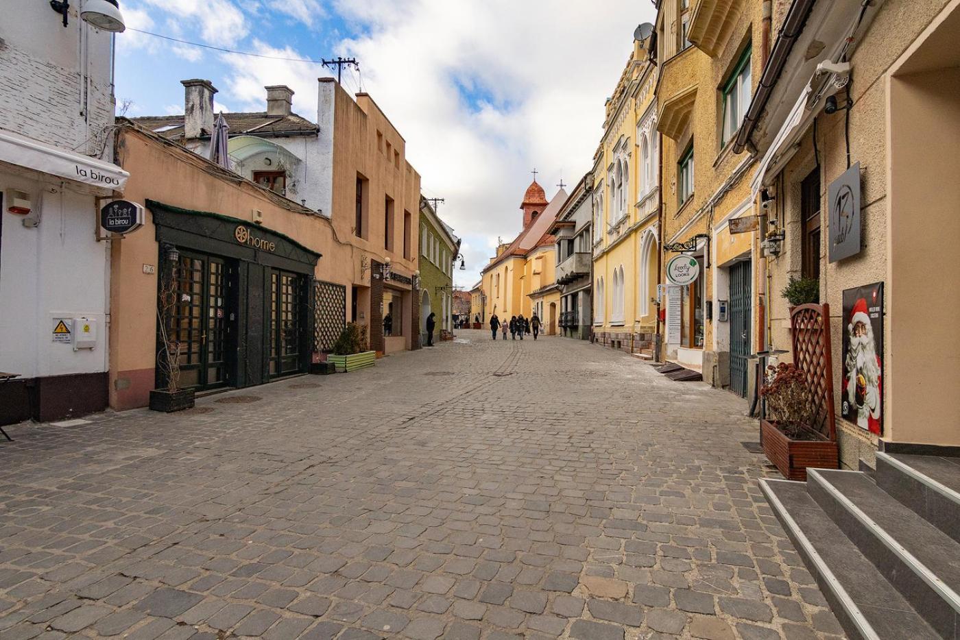 Old Town By Mm Host Apartman Brassó Kültér fotó