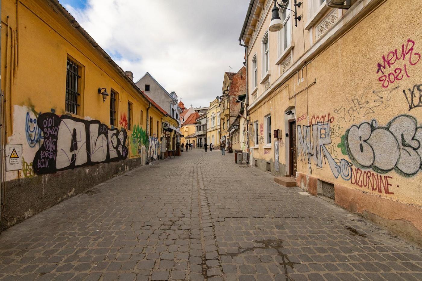 Old Town By Mm Host Apartman Brassó Kültér fotó