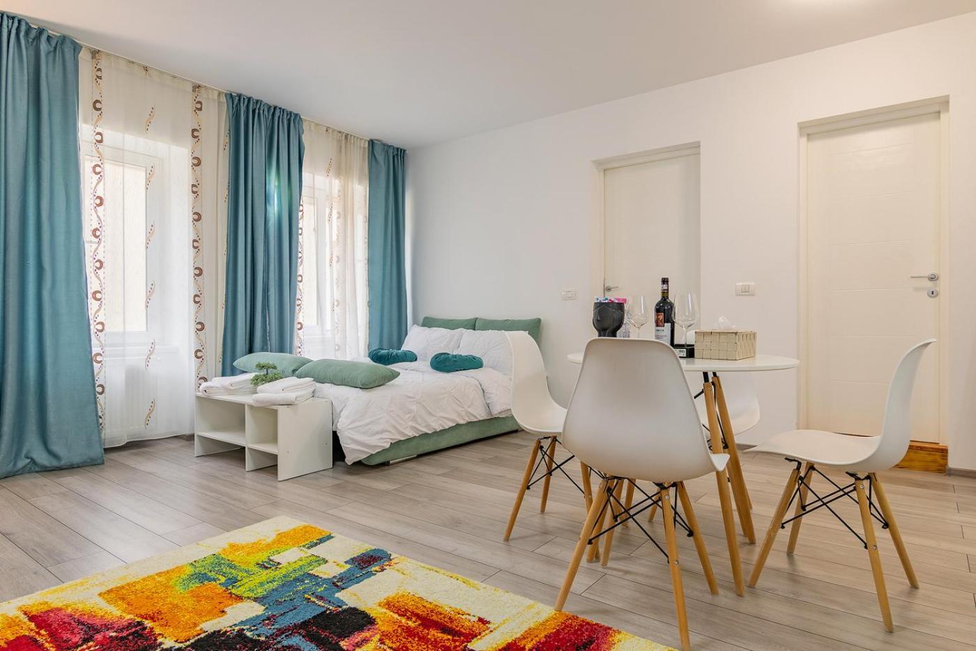 Old Town By Mm Host Apartman Brassó Kültér fotó