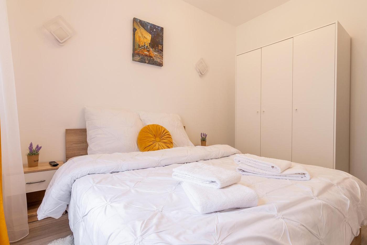 Old Town By Mm Host Apartman Brassó Kültér fotó